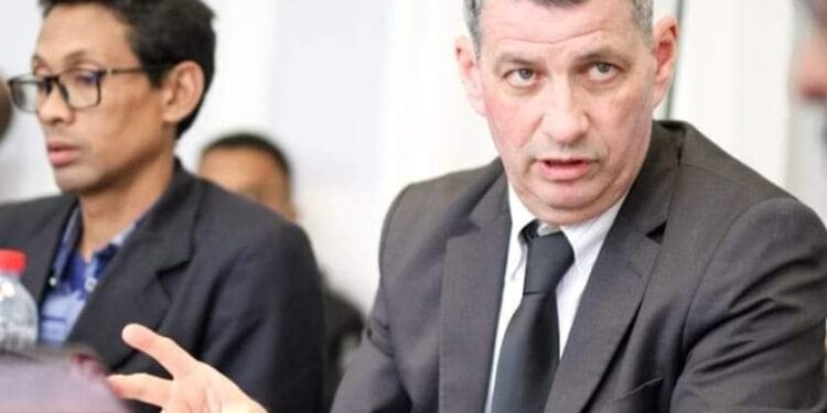 ENERGIE – Ron Weiss présente son plan de redressement de la Jirama devant le ministre de l’Energie et des hydrocarbures