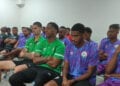 FOOTBALL – La FMF remet les primes de présences aux joueurs sélectionnés pour les matchs face à la Tunisie et les Comores