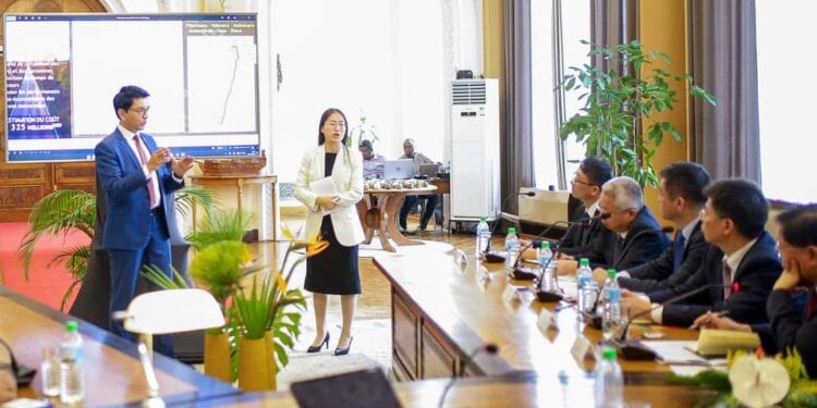 Andry Rajoelina discute des ses grands projets d’infrastructures avec la China Communication Construction Company