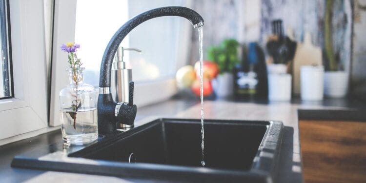 Le gouvernement annonce des mesures pour contrôler la consommation d&rsquo;eau dans les “villas”