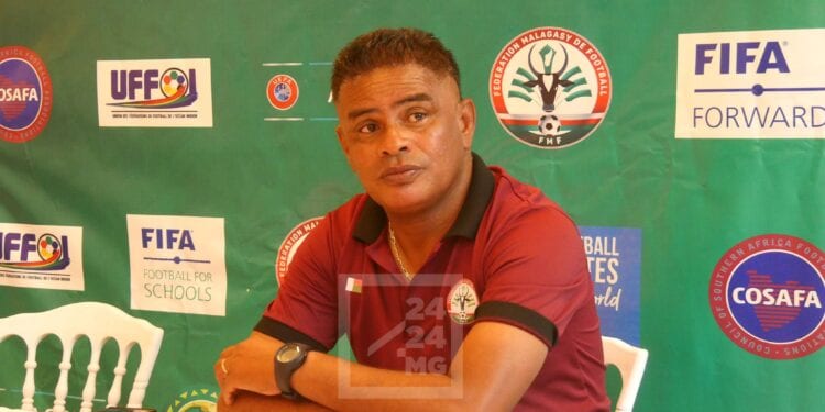 FOOTBALL – Romuald Rakotondrabe annonce sa démission et ne sera plus sur le banc contre les Comores