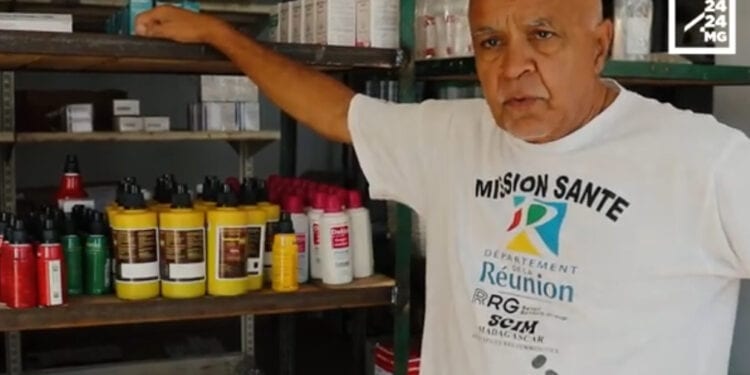 DR AKBARALY AZAD : “Nous essayons d’avoir une pharmacologie la plus complète adaptée au terrain”
