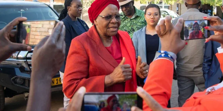 La Namibie élue sa première femme présidente dans un vote historique