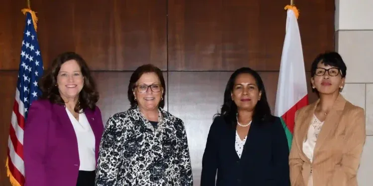 DIPLOMATIE – Lantosoa Rakotomalala prend officiellement ses fonctions à l&rsquo;ambassade de Madagascar aux Etats-Unis
