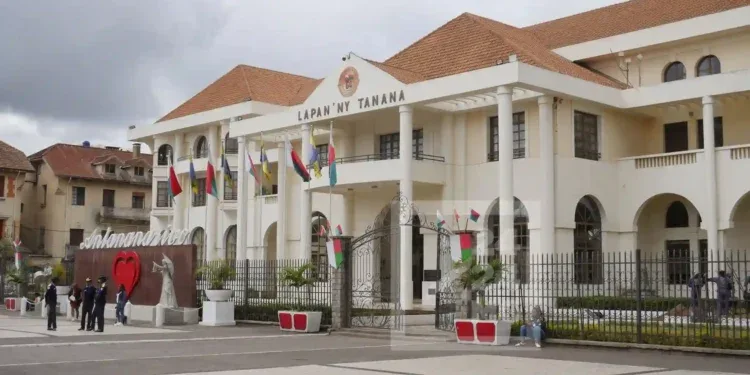 ELECTIONS MUNICIPALES – 23 conseillers municipaux pour l’Irmar, 20 pour le TIM et sept pour Tia Tanindrazana