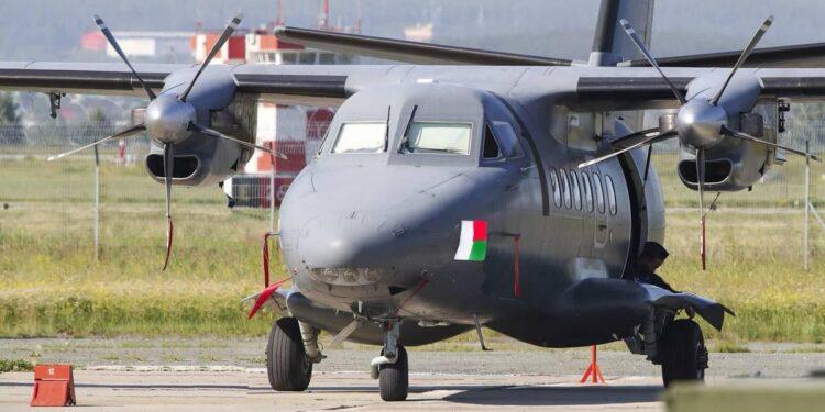 ARMEE DE L&rsquo;AIR – Trois avions biturbopropulseurs LET-410 de 19 places pour les Forces armées