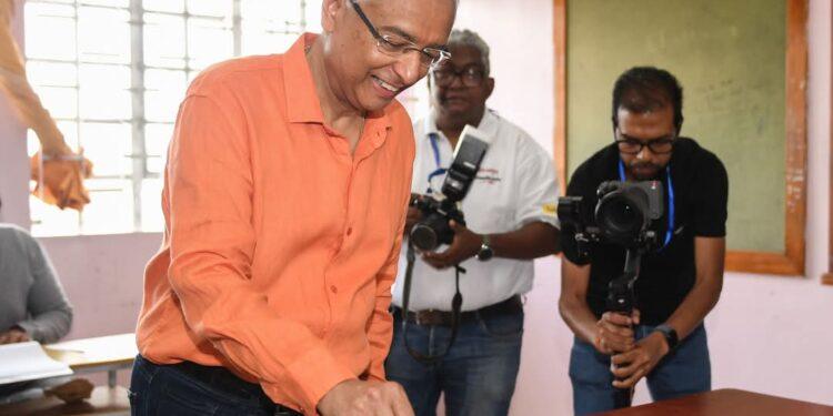 OCEAN INDIEN – L’ancien PM mauricien arrêté pour une allégation de blanchiment d’argent