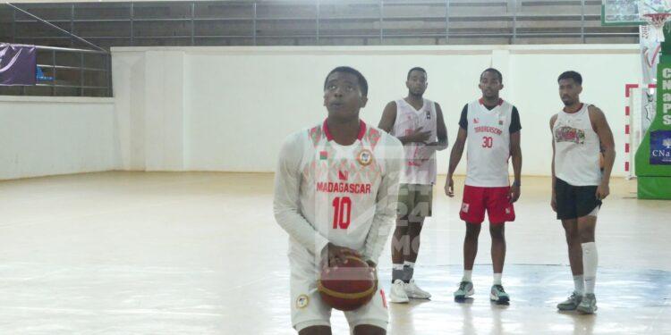 BASKETBALL – Hasina Rasolonandrianina parmi les 12 joueurs retenus pour la qualification à l’Afrobasket 2025