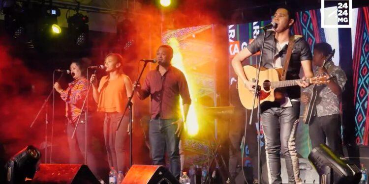 CONCERT – Quand Lôla ambiance la City Ivandry sur ses plus grands tubes