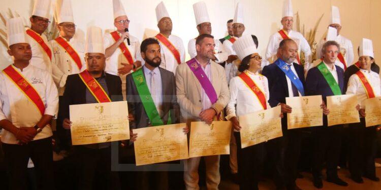 METIERS DE BOUCHE – Huit nouveaux disciples Escoffier intronisés dans la délégation Madagascar, pays de l’océan Indien