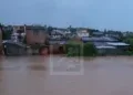 INTEMPERIES – Alerte rouge maintenue ce lundi matin dans les environs d’Ampitatafika malgré une baisse du niveau de la Sisaony