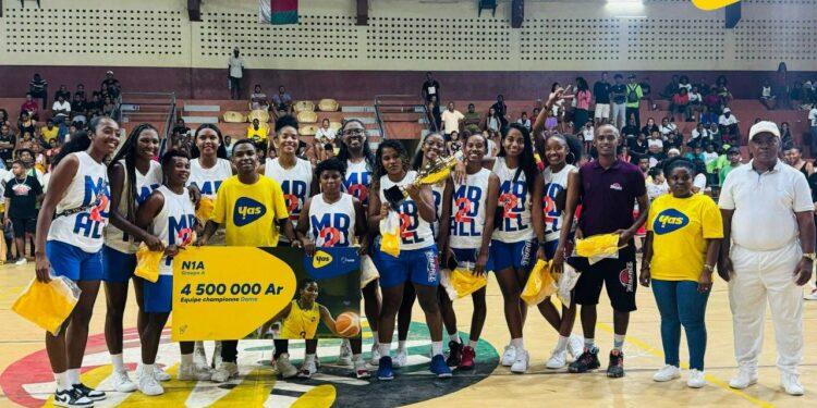 BASKETBALL – Le MB2All chez les dames et la GNBC chez les messieurs remportent la Coupe de la Ligue de Boeny