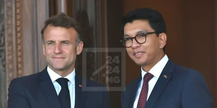OCÉAN INDIEN – La facilitation des déplacements vers La Réunion soulevée par Andry Rajoelina auprès d’Emmanuel Macron, selon Rafaravavitafika Rasata