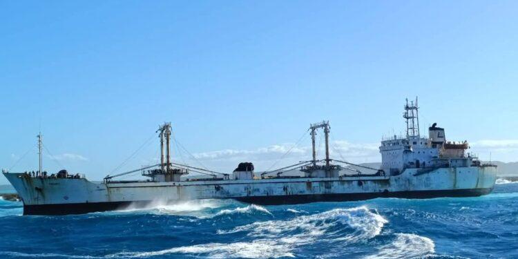 INCIDENT MARITIME – Le ministère de l’Environnement rassure sur l’absence de risque après l’échouage d’un cargo dans la baie de Diégo