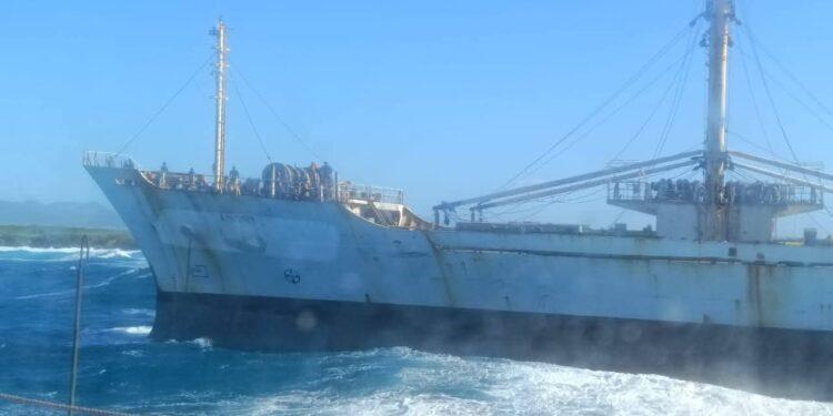 INCIDENT MARITIME – Deux navires chinois mobilisés pour déséchouer le vraquier Amory échoué près de la Mer d’Émeraude
