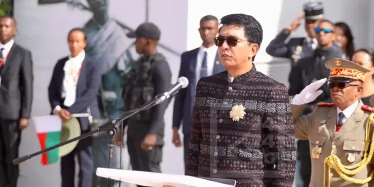 FÊTE NATIONALE – Andry Rajoelina place les travaux sur Anatirova et sur le stade de Mahamasina au coeur de son discours du 26 juin