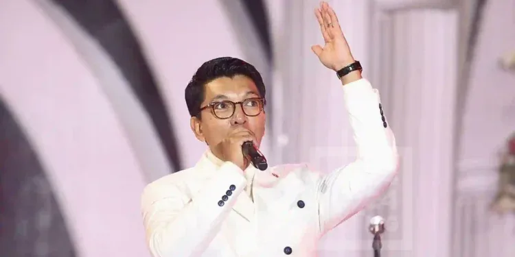 CONCERT DE LOUANGE – Andry Rajoelina appelle les Malgaches à garder la foi et le courage face aux épreuves