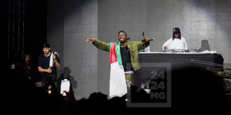 CONCERT – Le Palais des sports vibre au rythme de Tiakola