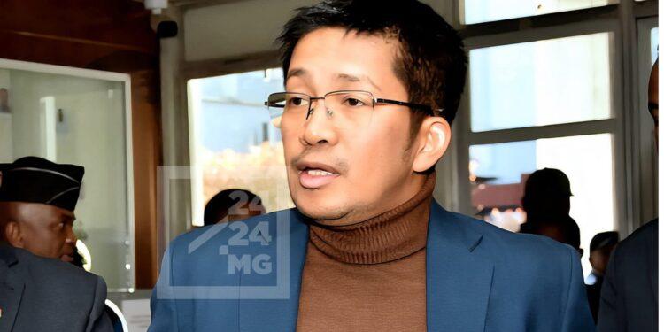 SANTE PUBLIQUE – Le Pr Zely Arivelo Randriamanantany invite les agents de son ministère à faire preuve d’empathie, de compréhension et de bienveillance 