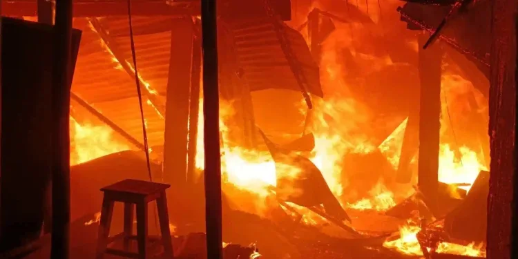 DRAME – Le marché Tsena Sabotsy d’Antsirabe ravagé à 90%, selon la gendarmerie