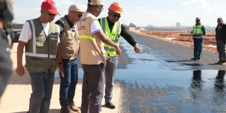 INFRASTRUCTURES ROUTIÈRES – Le nombre de sous-traitants augmenté pour accélérer les travaux sur les huit premiers kilomètres de l’autoroute Antananarivo-Toamasina