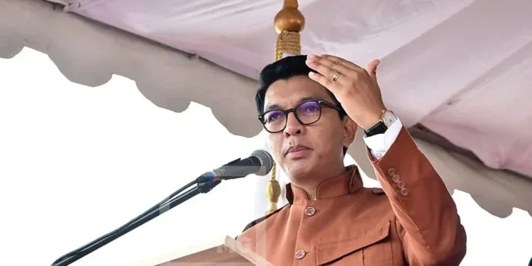 SUSPICION D’EMPOISONNEMENT – Andry Rajoelina convoque les ministres pour répondre en direct sur les chaînes publiques aux questions sur l’affaire Ambohimalaza
