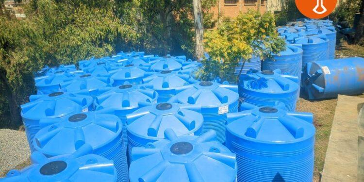 DISTRIBUTION – La Jirama ajoute 25 bonbonnes dans les quartiers pour renforcer l’approvisionnement en eau à Antananarivo