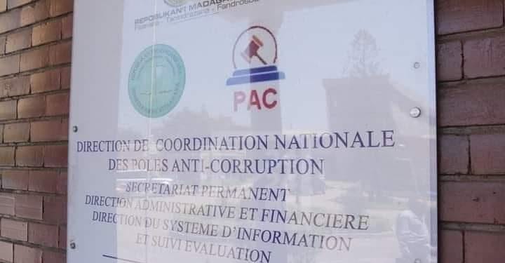 POLE ANTI-CORRUPTION – 22 personnes placées en détention préventive dans le cadre de l’affaire immatriculation provisoire de cinq boeing 