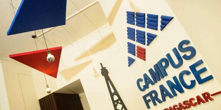 ENSEIGNEMENT SUPERIEUR – L’ambassade de France annonce avoir atteint les 1 500 visas étudiants cette année