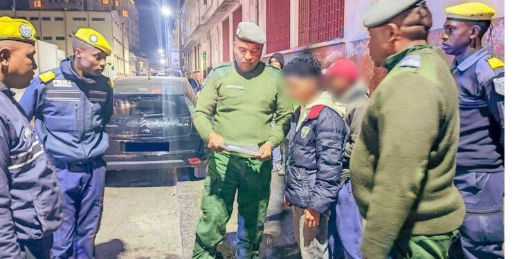DIVERTISSEMENT – La Commune interdit le stationnement et la consommation de boissons dans la rue Naka Rabemanantsoa à Behoririka