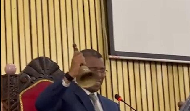 Siteny Randrianasoloniaiko élu président de l’Assemblée nationale.