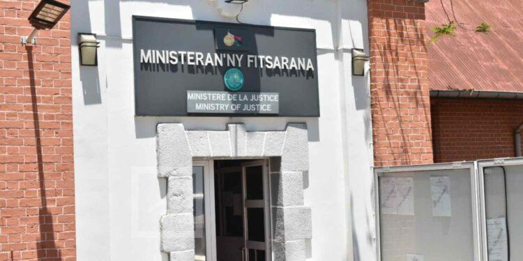 JUSTICE – Les deux procureures du Pôle anti-corruption d’Antananarivo suspendues de leurs fonctions