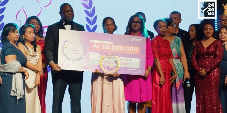 L’entrepreneuriat féminin à l’honneur lors de la soirée de remise des prix du Trophée Ampela par Baobab Banque