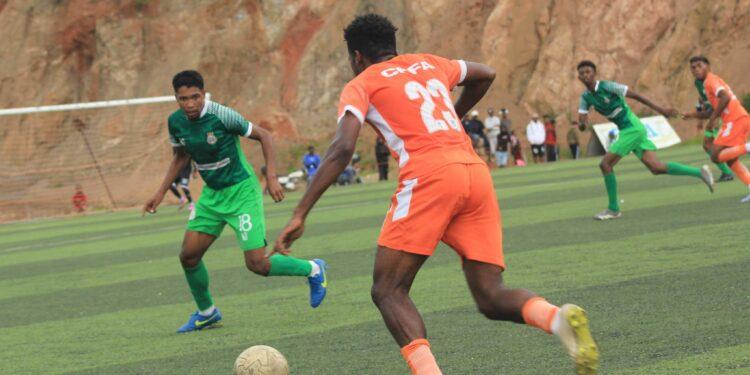 FOOTBALL – Le CFFA battu dans son jardin, l’AS Sainte-Anne étrille le COSPN