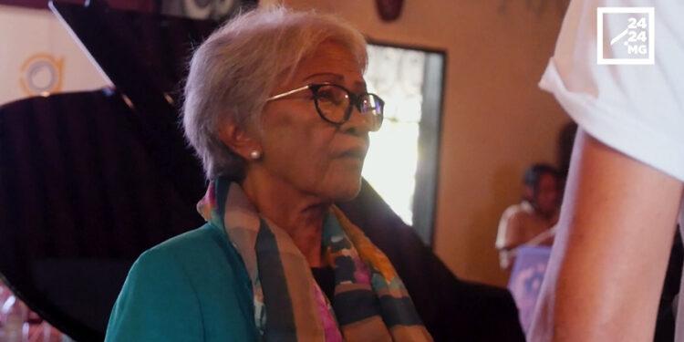 Entre rires, souvenirs et émotions. Écoutez l’histoire de Fanja Andriamanantena.