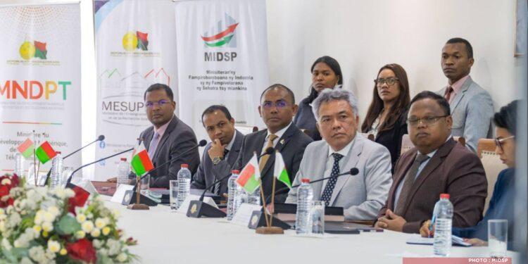 RECONSTRUCTION ÉCONOMIQUE – L’incubateur Unipod pour soutenir les jeunes chercheurs et intellectuels malgaches en cours de mise en place