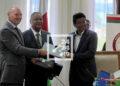 COOPÉRATION – L’Union européenne signe trois conventions de financement avec Madagascar comme “une marque de confiance et de renouveau”