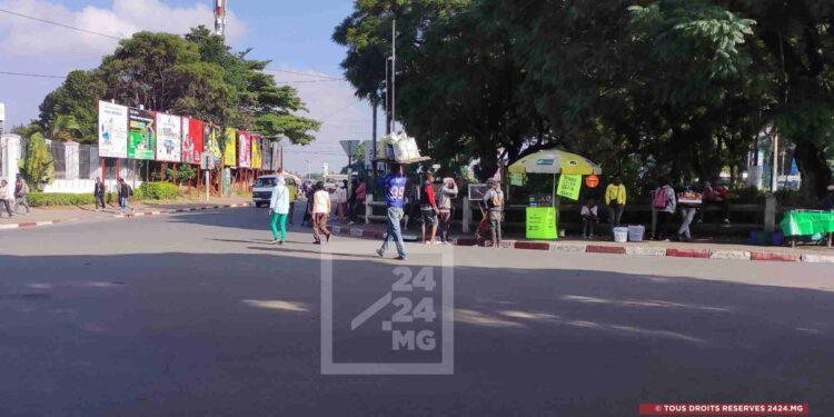 ANTANANARIVO – La rue Rakotobe devant le commissariat de Mahamasina fermée à la circulation des véhicules jusqu’en juillet