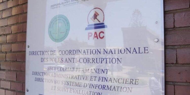 SUSPICION DE DÉTOURNEMENT – Six personnes placées en détention préventive dans une affaire de détournement de fonds au sein du Fonds souverain malgache