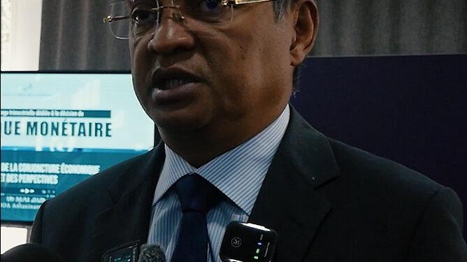 AIVO ANDRIANARIVELO, GOUVERNEUR DE LA BANKY FOIBEN’I MADAGASIKARA – “La vulnérabilité de l’économie nous impose une vigilance constante”