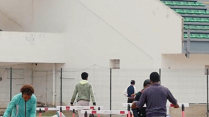 Le sport scolaire pour détecter les jeunes talents en athlétisme.