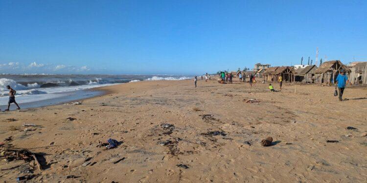 METEO – La montée inhabituelle de la mer sème la panique à Masindrano et Ankadirano Mananjary