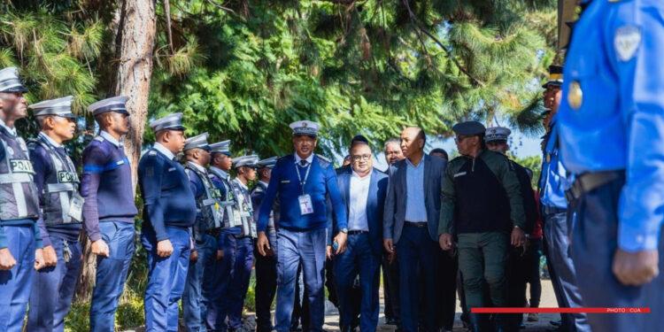 ASSAINISSEMENT – La mairie d’Antananarivo annonce l’enlèvement des épaves et des voitures placées en stationnement interdit dans la rue