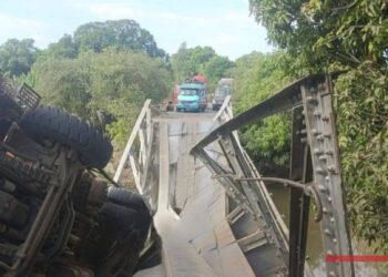 INFRASTRUCTURES – La surcharge du camion d’une entreprise en charge de travaux sur la RN4 à l’origine de la destruction du pont de Mangapaika