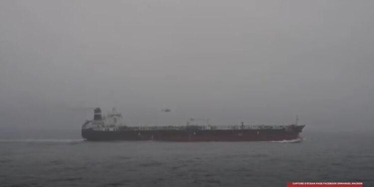 TRANSPORT MARITIME – Un pétrolier sous sanctions annoncé comme ayant arboré un faux pavillon malgache intercepté par la France dans l’Atlantique