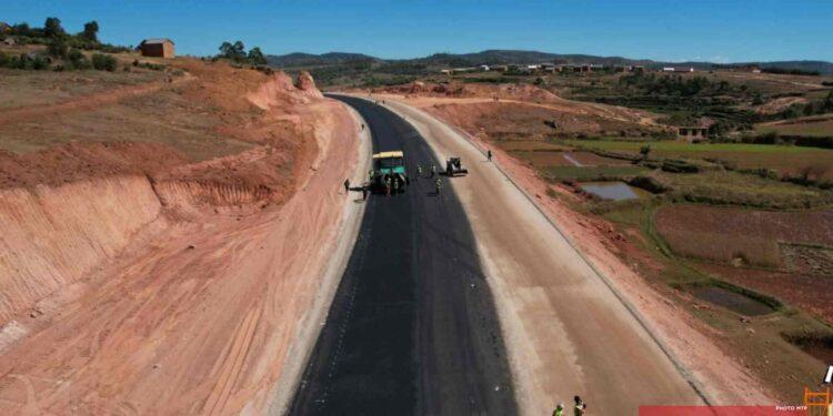 INFRASTRUCTURE – Près de 50 % des travaux de la première phase de la voie rapide Antananarivo – Toamasina déjà achevés