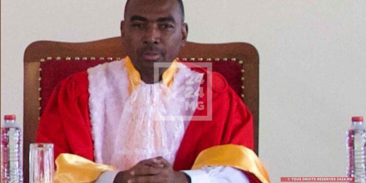 INSTITUTION – Merlin Rasolo Nandrasana évoque l’“intérêt de tous” et “une ambiance qui n’y est plus” pour expliquer sa démission à la HCC