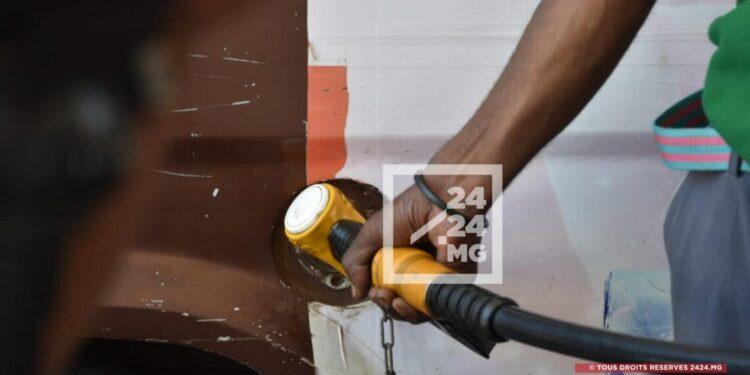 HYDROCARBURES – Le Conseil des ministres rétablit le mécanisme d’ajustement automatique des prix maxima à la pompe